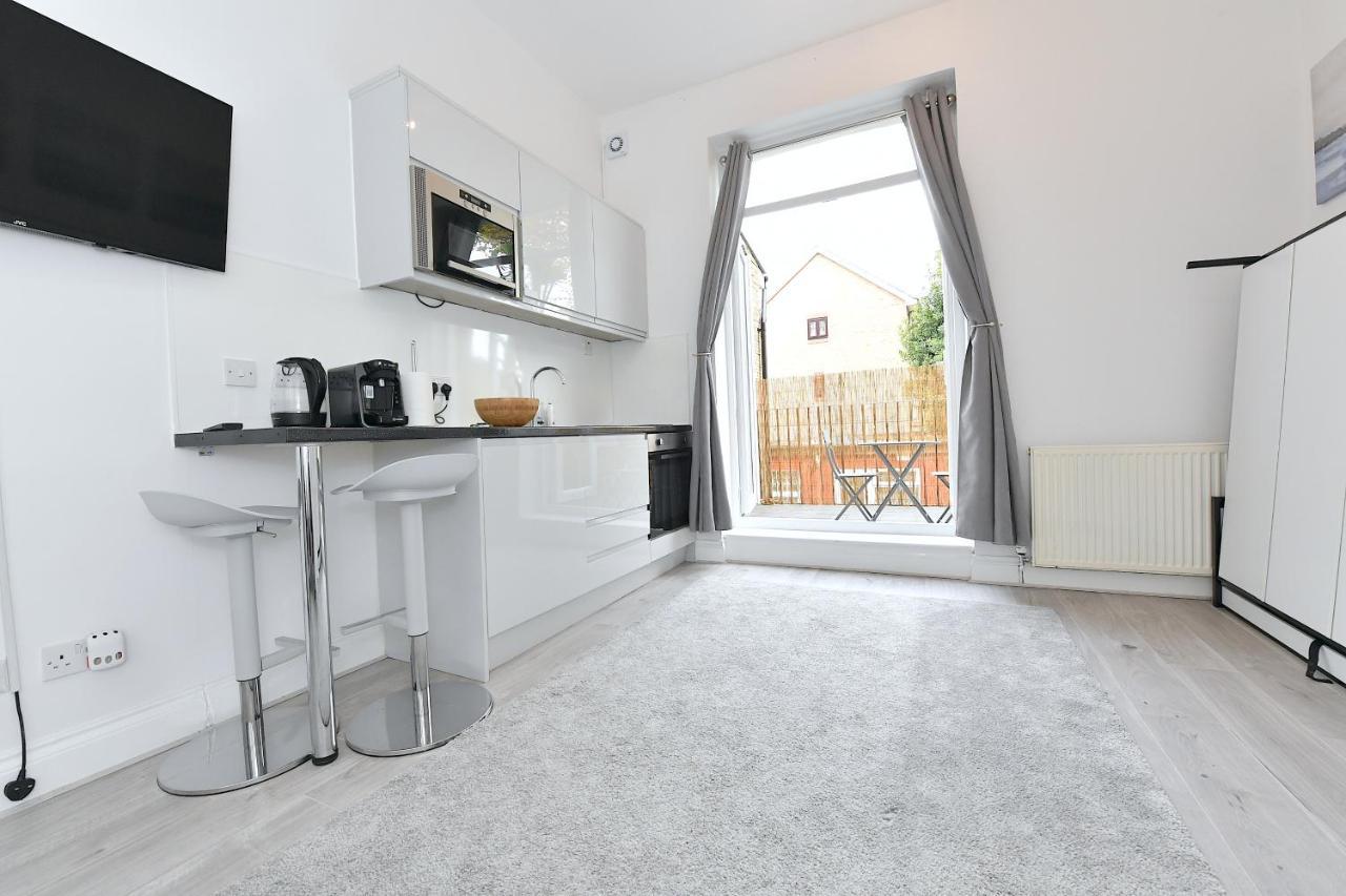 Stylish Studios By Luxestays Shepherds Bush 런던 외부 사진