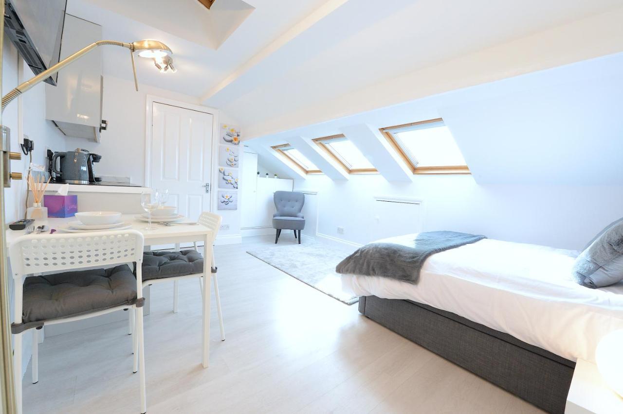 Stylish Studios By Luxestays Shepherds Bush 런던 외부 사진