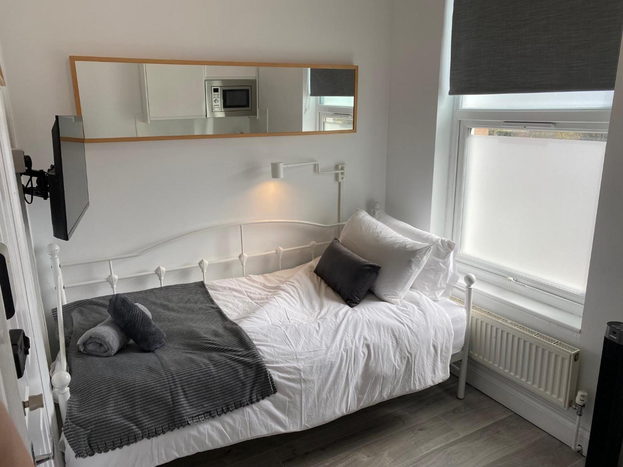 London Studios Very Close To Central Line Underground Shepherds Bush And Westfield Newly Refurbished 외부 사진